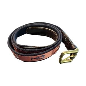 Vineyard Vines men’s belt, red with blue and white lobsters.